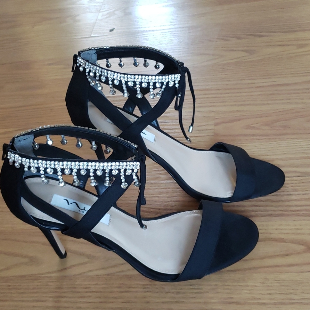 Heels - Picture 2 of 10